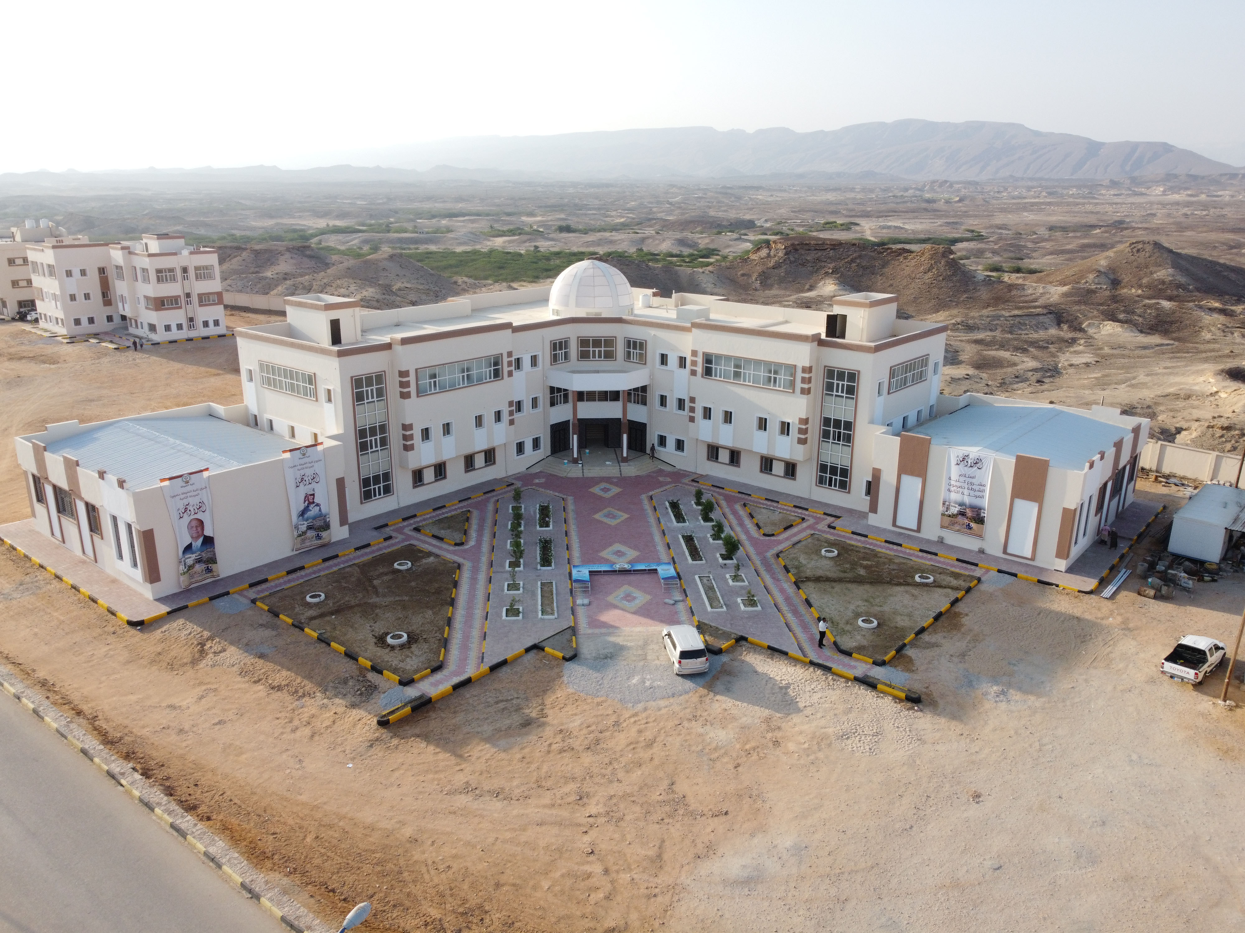 أكثر من عقدان من التميز في الهندسة والمقاولات